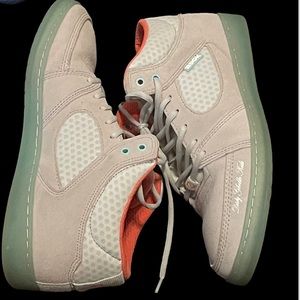 ES DGK Collab, Accel Mid X